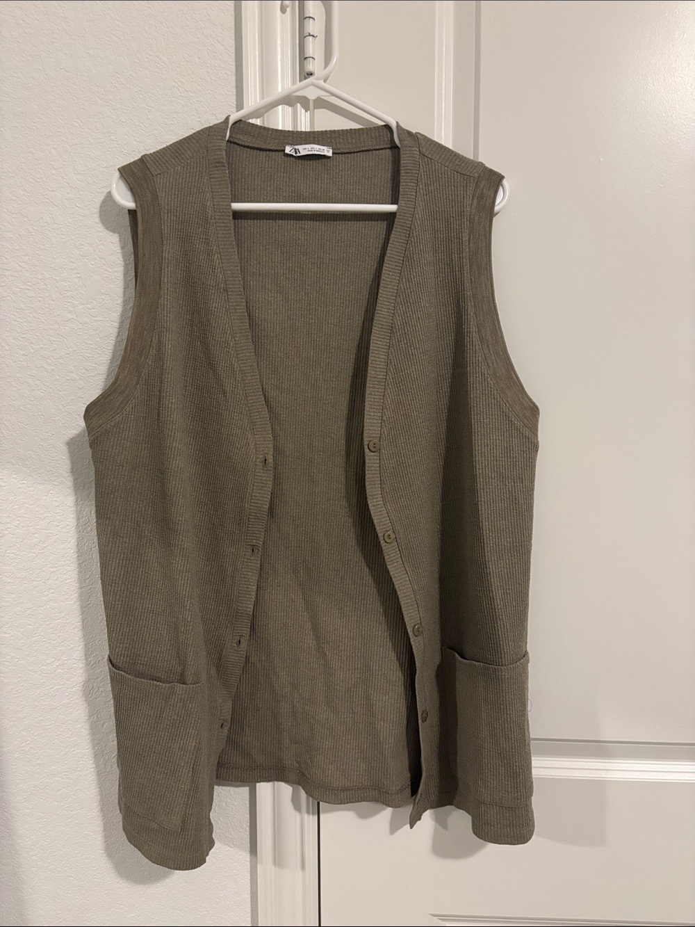 Zara ribbed Women's Olive Knit Button-Front Vest with Pockets